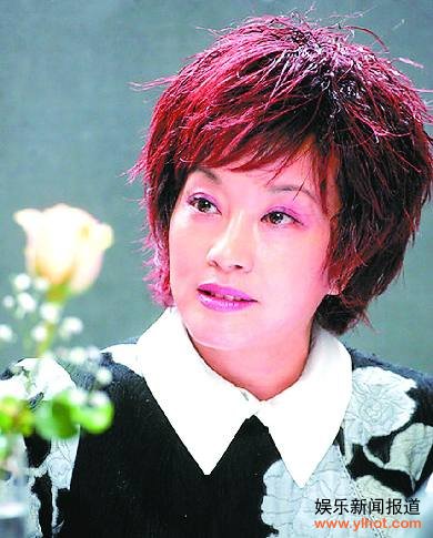 ���Ӿ硶��������ʷ���������������һ��Ů��������